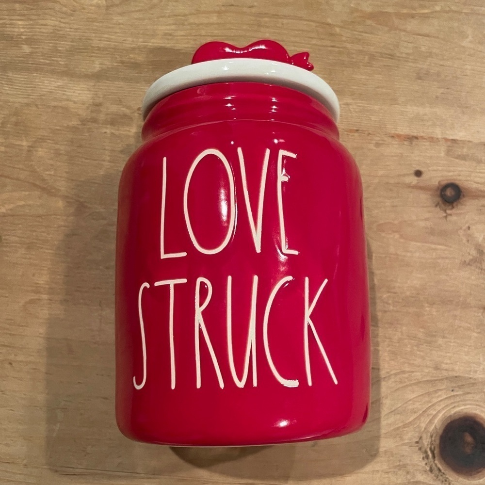 NWOT Rae Dunn Baby Love Struck Canister 3-D heart lid/top Home Gift Cookie Jar